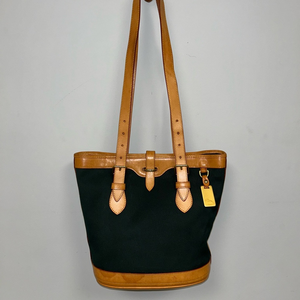 Vintage 90s Dooney & Bourke bucket shoulder bag green